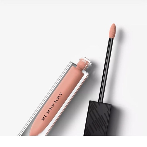 Burberry Other - Burberry Kisses lip lacquer Nude N0 3